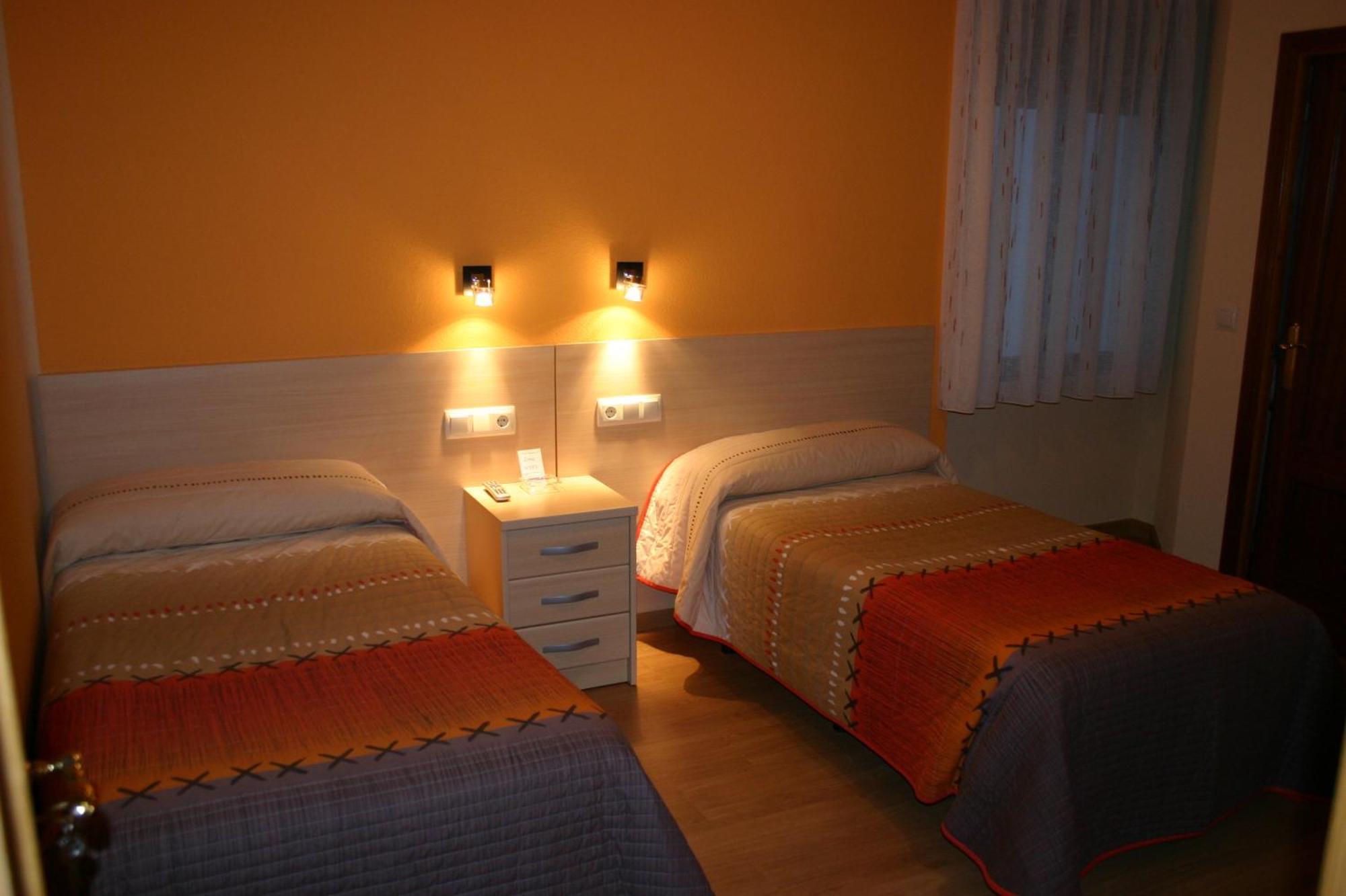 Hostal Hispanico I Salamanca Esterno foto